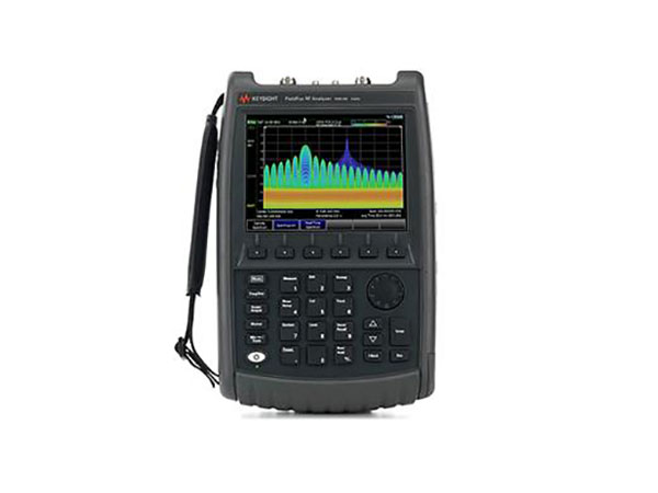 N9913B FieldFox 手持式微波分析仪，4 GHz